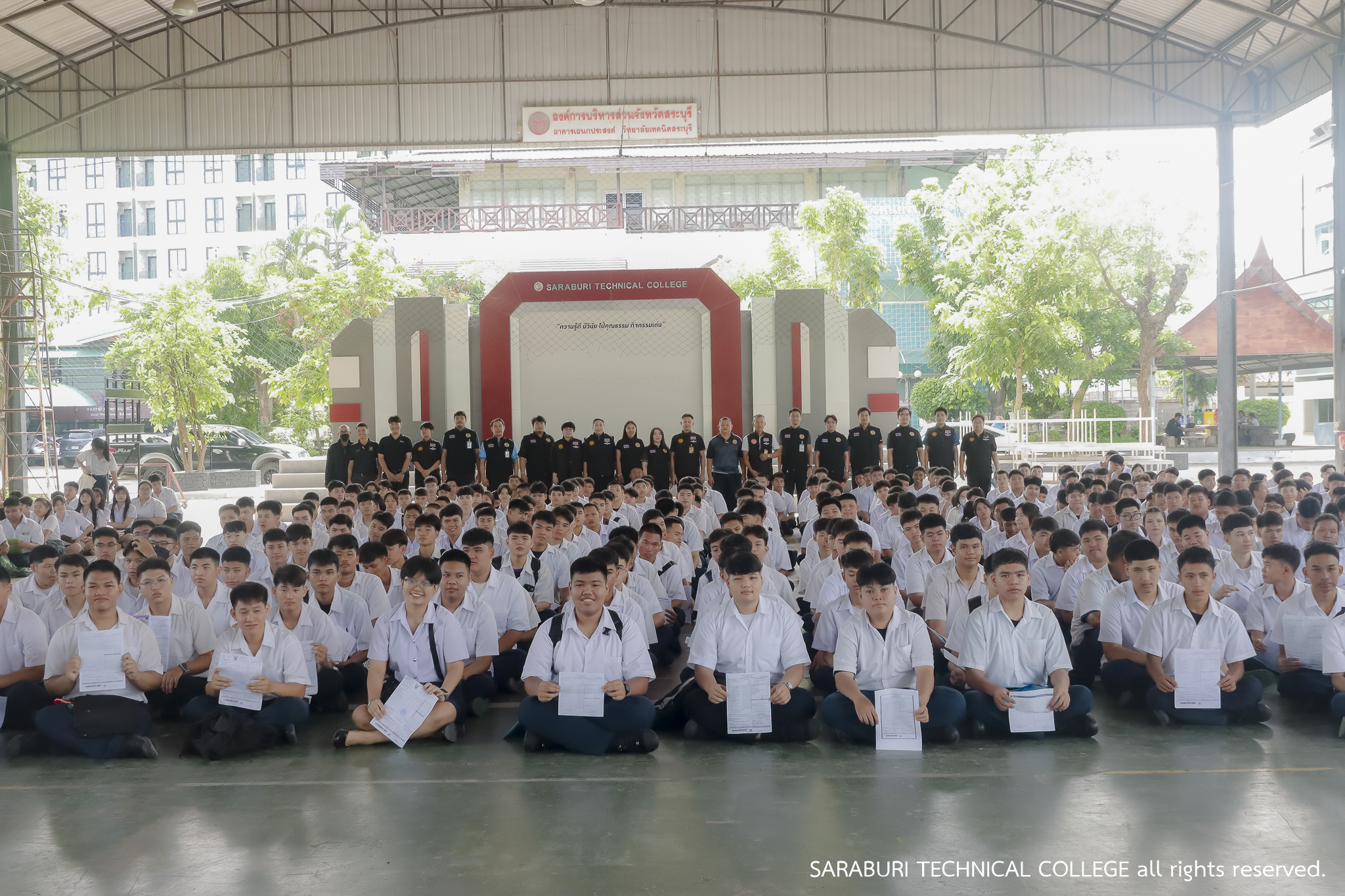 บรรยากาศการลงทะเบียนเรียนช่วงเช้า ของนักเรียนระดับชั้น ปวช. 2 และ 3 